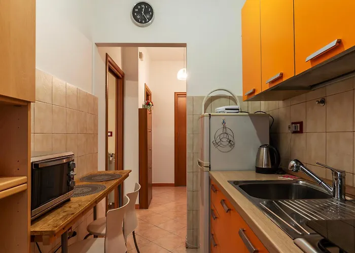 Guesthost - Piazzale Delle Provincie Apartament